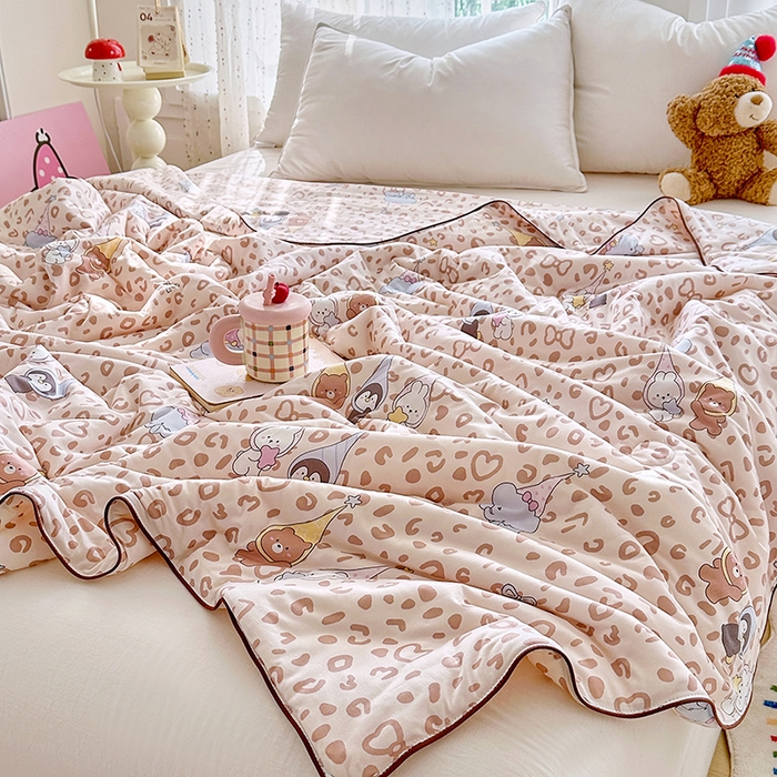 91家纺网 家纺一手货源 找家纺 丫丫家纺 2026新款A类针织棉嘟嘟被夏被春秋被空调被儿童学生被子被芯 星星豹纹咖