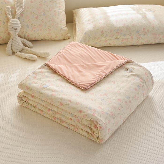 91家纺网 家纺一手货源 找家纺 暖阳 2026新款A全棉B凉感丝夏被夏凉被空调被 小冰皮-花园狗狗