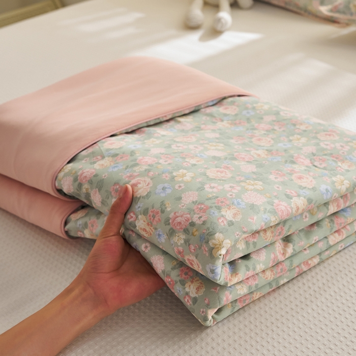 91家纺网 家纺一手货源 找家纺 暖阳 2026新款A全棉B凉感丝夏被夏凉被空调被 小冰皮-梦境绿