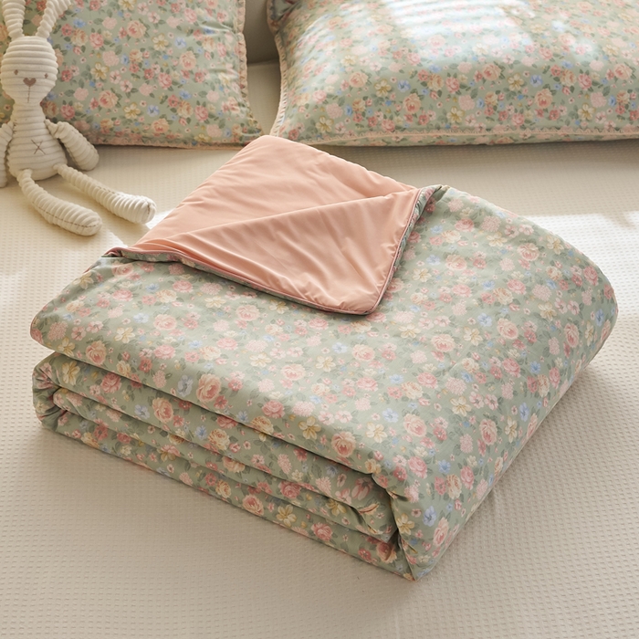 91家纺网 家纺一手货源 找家纺 暖阳 2026新款A全棉B凉感丝夏被夏凉被空调被 小冰皮-梦境绿