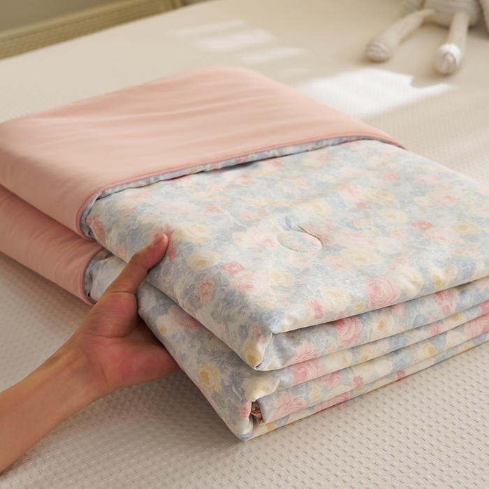 91家纺网 家纺一手货源 找家纺 暖阳 2026新款A全棉B凉感丝夏被夏凉被空调被 小冰皮-花色烂漫