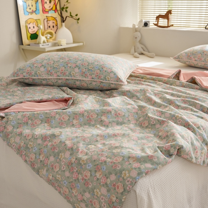 91家纺网 家纺一手货源 找家纺 暖阳 2026新款A全棉B凉感丝夏被夏凉被空调被 小冰皮-梦境绿