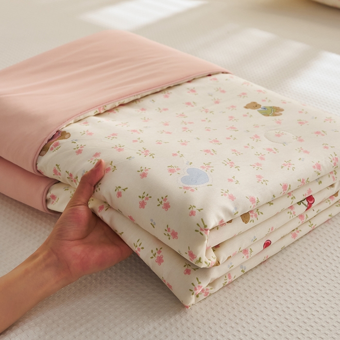 91家纺网 家纺一手货源 找家纺 暖阳 2026新款A全棉B凉感丝夏被夏凉被空调被 小冰皮-可爱小熊