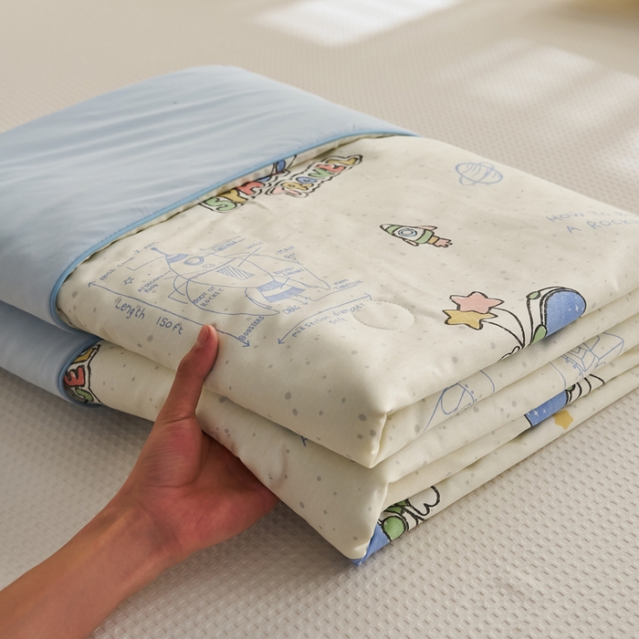 91家纺网 家纺一手货源 找家纺 暖阳 2026新款A全棉B凉感丝夏被夏凉被空调被 小冰皮-太空人