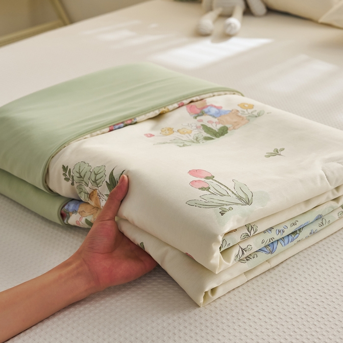 91家纺网 家纺一手货源 找家纺 暖阳 2026新款A全棉B凉感丝夏被夏凉被空调被 小冰皮-花丛兔兔