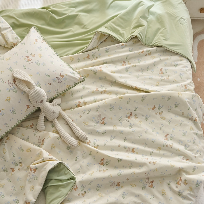 91家纺网 家纺一手货源 找家纺 暖阳 2026新款A全棉B凉感丝夏被夏凉被空调被 小冰皮-春日印象