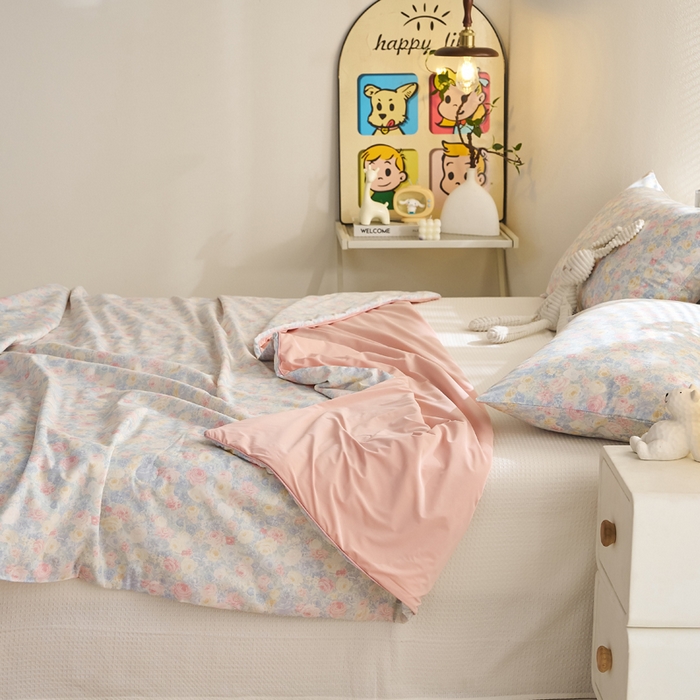 91家纺网 家纺一手货源 找家纺 暖阳 2026新款A全棉B凉感丝夏被夏凉被空调被 小冰皮-花色烂漫