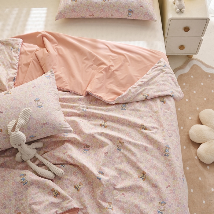 91家纺网 家纺一手货源 找家纺 暖阳 2026新款A全棉B凉感丝夏被夏凉被空调被 小冰皮-紫花熊宝