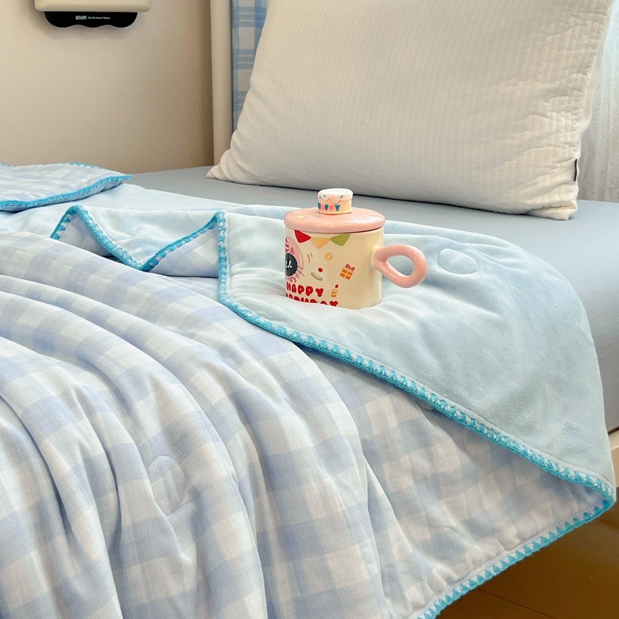 91家纺网 家纺一手货源 找家纺 妮可 2026新款A类三层夹棉全棉双层纱绒多功能盖毯被 半岛冰茶