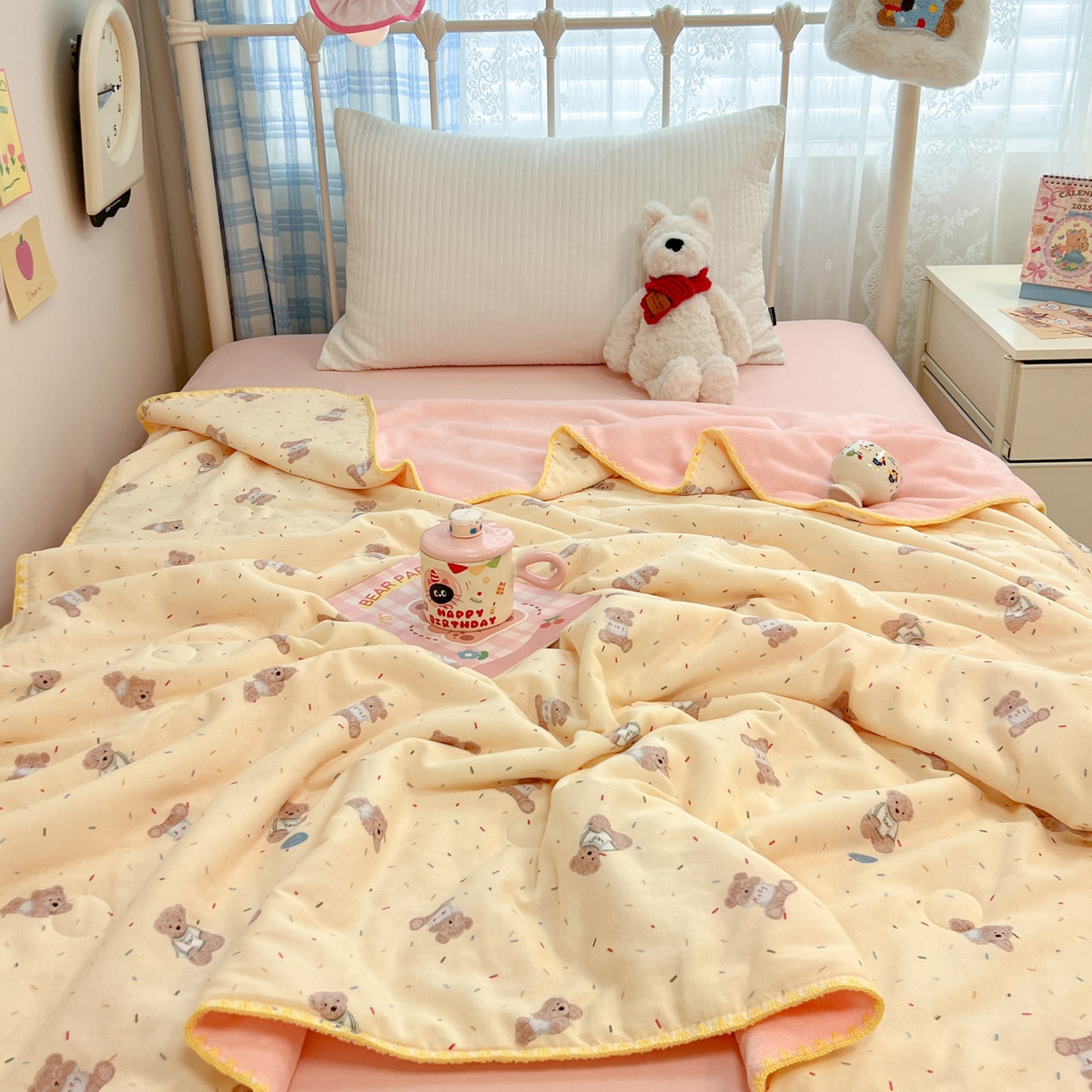 91家纺网 家纺一手货源 找家纺 妮可 2026新款A类三层夹棉全棉双层纱绒多功能盖毯被 布丁小熊