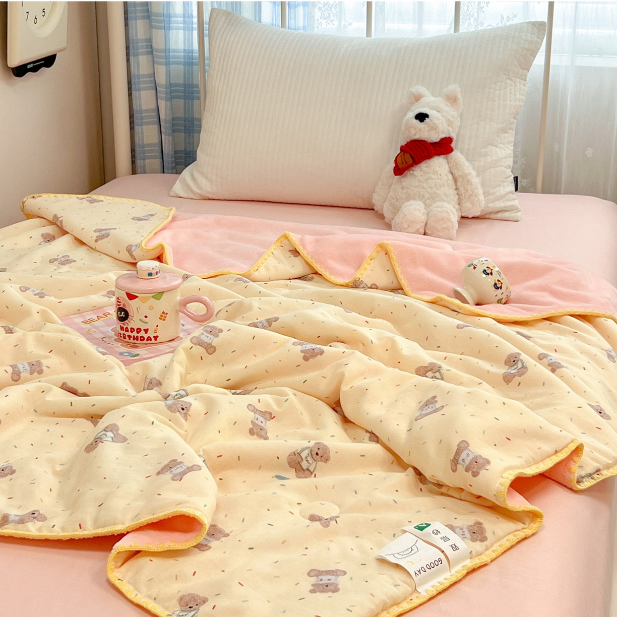 91家纺网 家纺一手货源 找家纺 妮可 2026新款A类三层夹棉全棉双层纱绒多功能盖毯被 布丁小熊