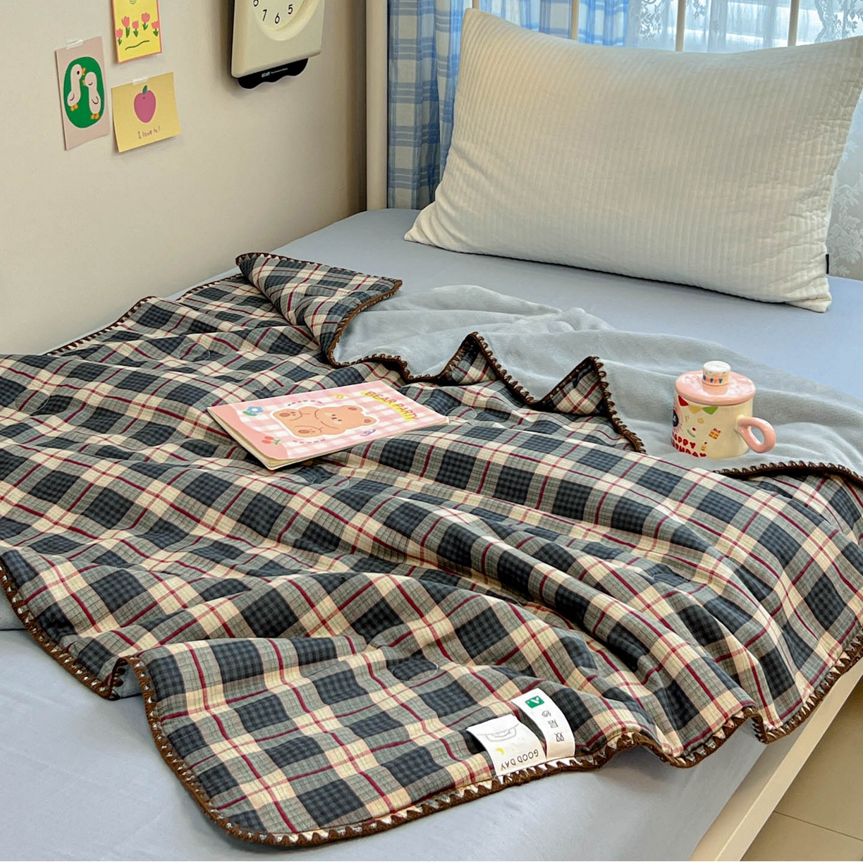 91家纺网 家纺一手货源 找家纺 妮可 2026新款A类三层夹棉全棉双层纱绒多功能盖毯被 格子画