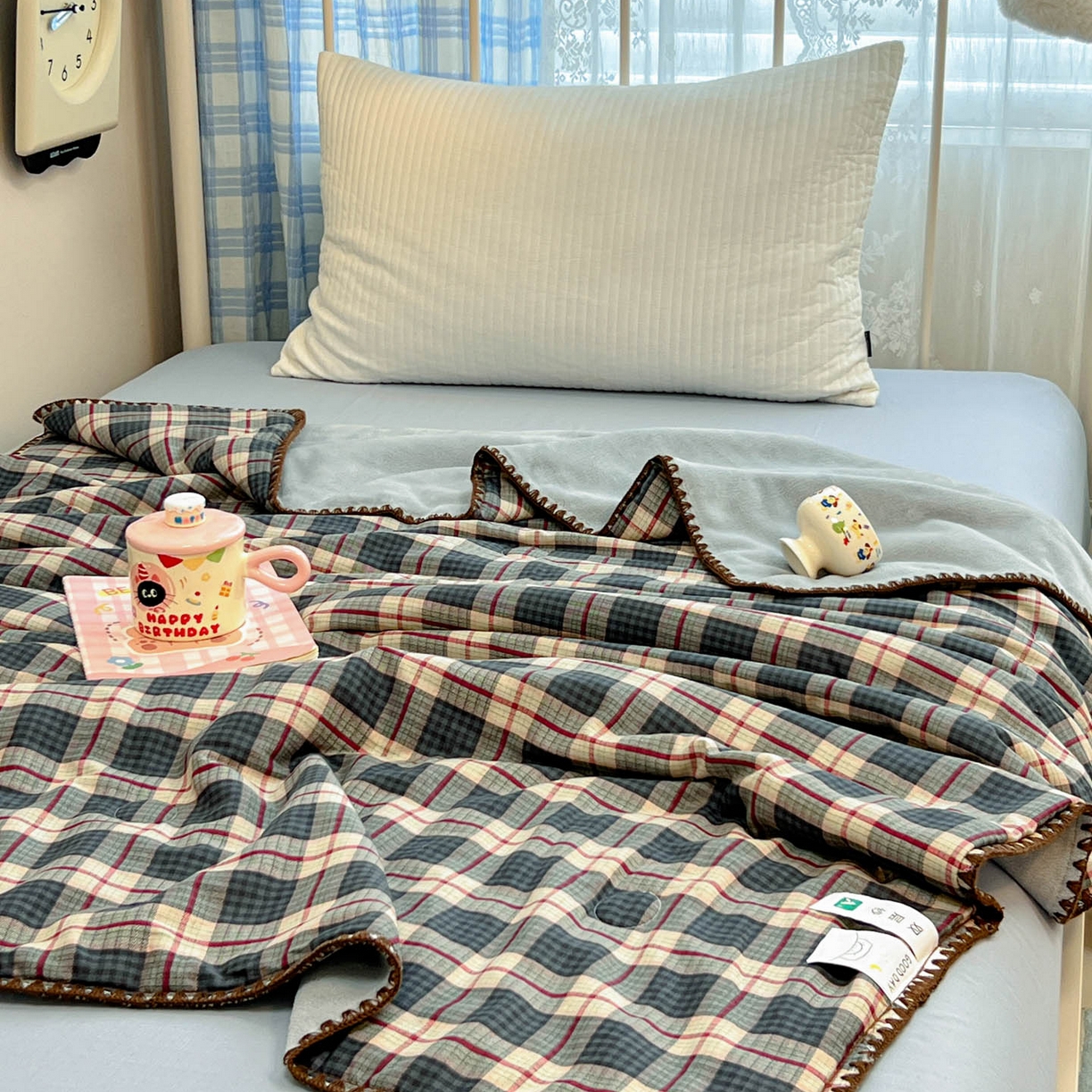 91家纺网 家纺一手货源 找家纺 妮可 2026新款A类三层夹棉全棉双层纱绒多功能盖毯被 格子画