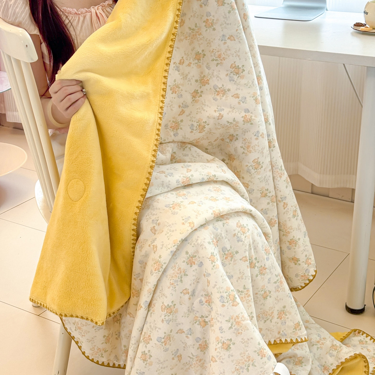 91家纺网 家纺一手货源 找家纺 妮可 2026新款A类三层夹棉全棉双层纱绒多功能盖毯被 奶油芝芝
