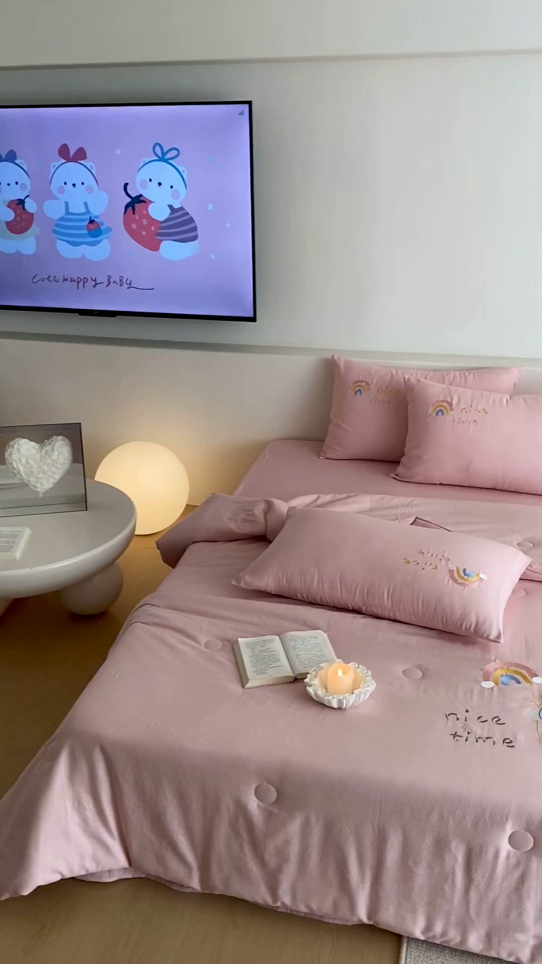 91家纺网 家纺一手货源 找家纺 鸣升家纺 2026新款全棉夏被双层纱贴布绣100%棉花夏被四件套 彩虹兔兔-粉