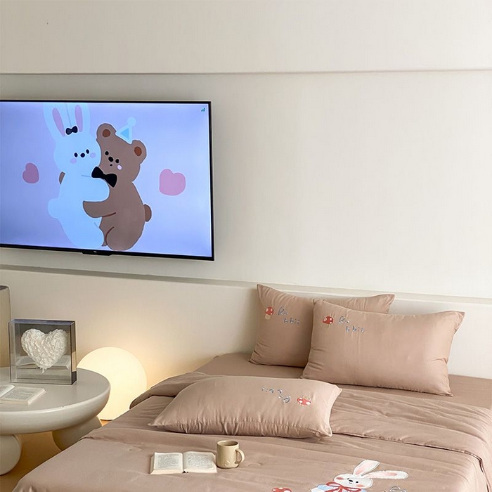 91家纺网 家纺一手货源 找家纺 鸣升家纺 2026新款全棉夏被双层纱贴布绣100%棉花夏被四件套 蘑菇小兔-咖