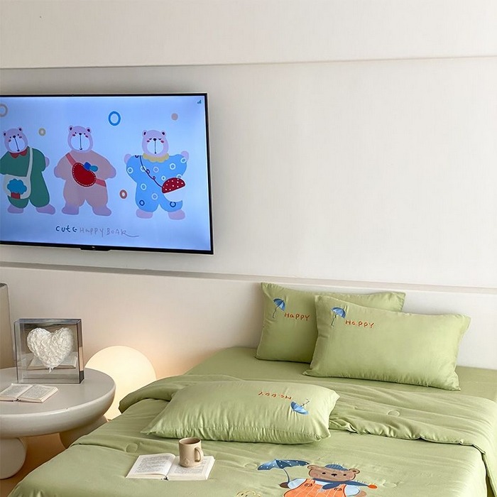 91家纺网 家纺一手货源 找家纺 鸣升家纺 2026新款全棉夏被双层纱贴布绣100%棉花夏被四件套 熊熊乐园-绿