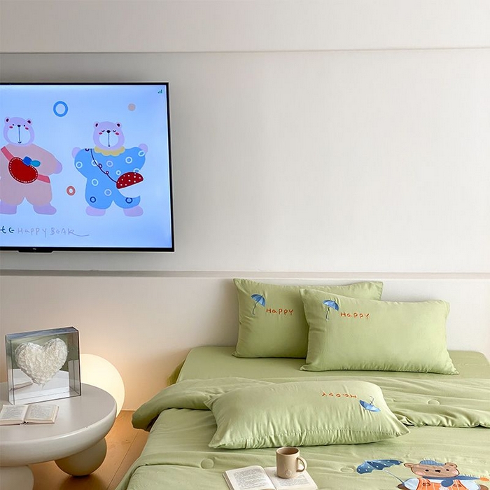 91家纺网 家纺一手货源 找家纺 鸣升家纺 2026新款全棉夏被双层纱贴布绣100%棉花夏被四件套 熊熊乐园-绿