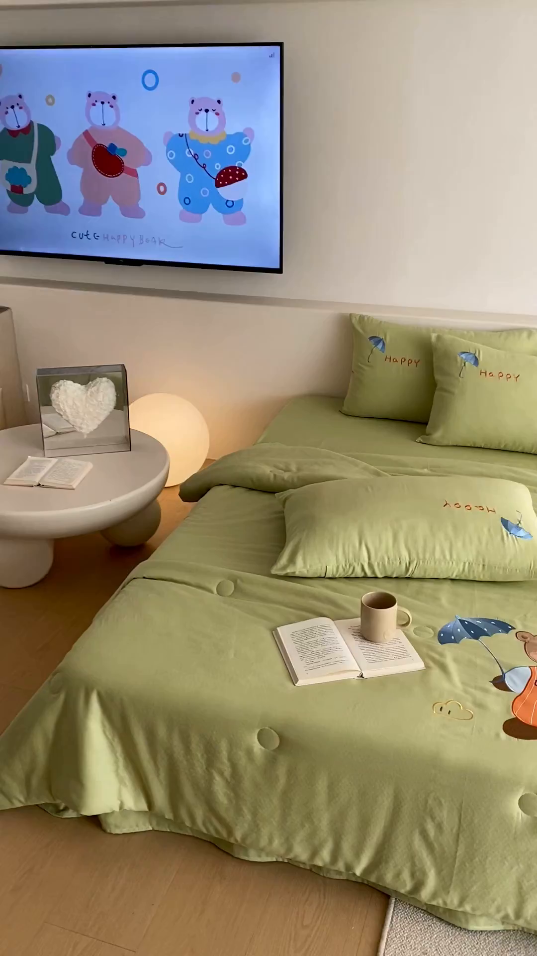 91家纺网 家纺一手货源 找家纺 鸣升家纺 2026新款全棉夏被双层纱贴布绣100%棉花夏被四件套 熊熊乐园-绿