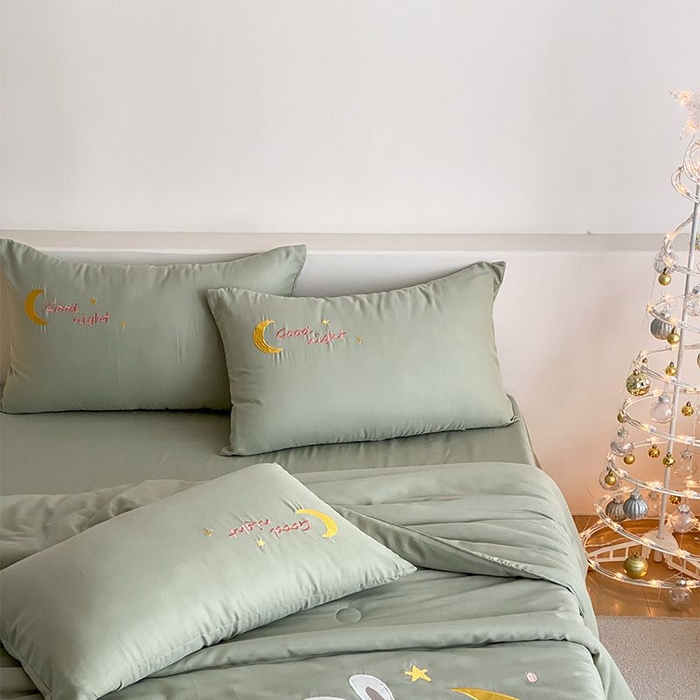 91家纺网 家纺一手货源 找家纺 鸣升家纺 2026新款全棉夏被双层纱贴布绣100%棉花夏被四件套 月牙兔兔-水绿