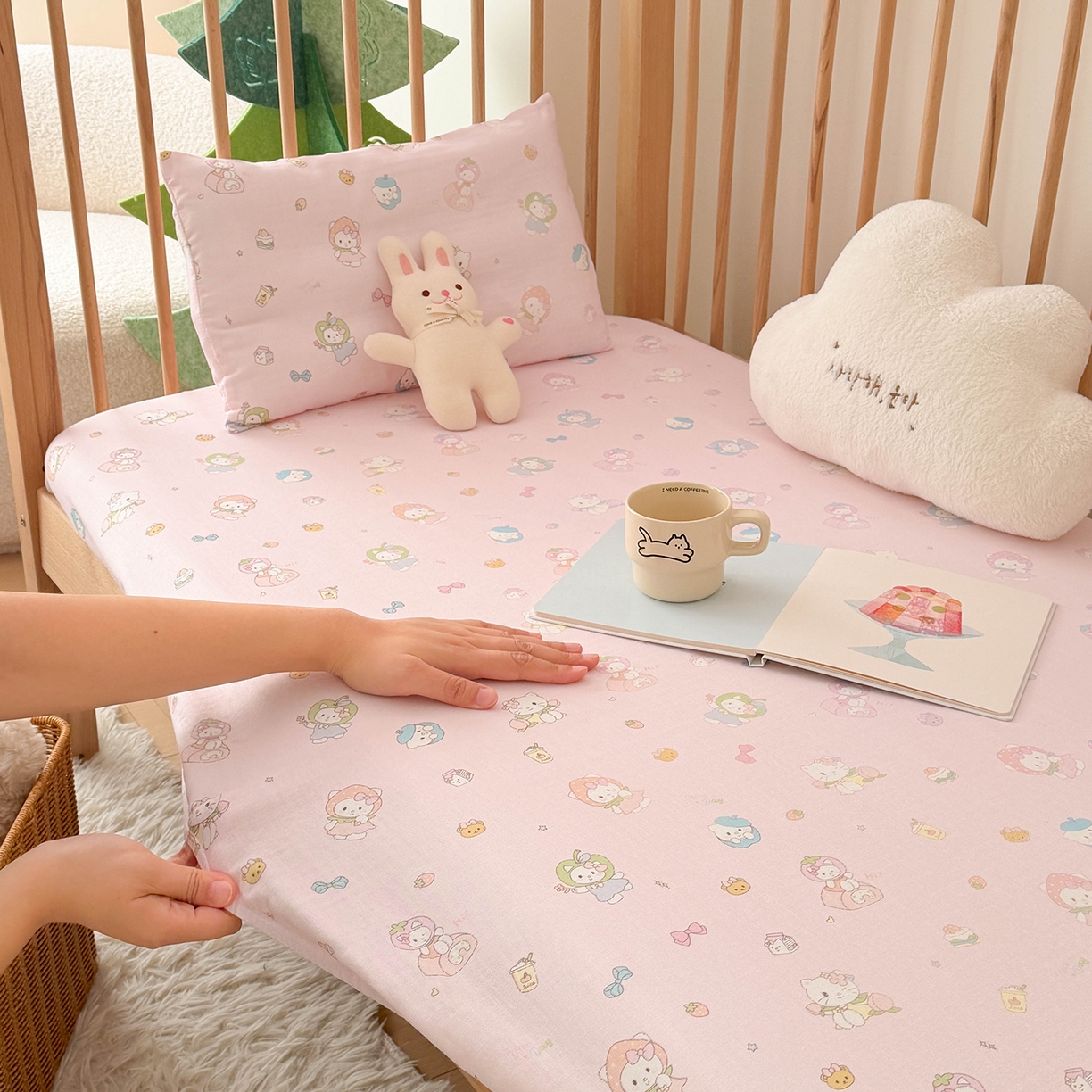 91家纺网 家纺一手货源 找家纺 嗨生活 2026新款儿童婴儿床床笠全棉纯棉双层纱床笠席梦思套拼床床笠套 花园萌宠