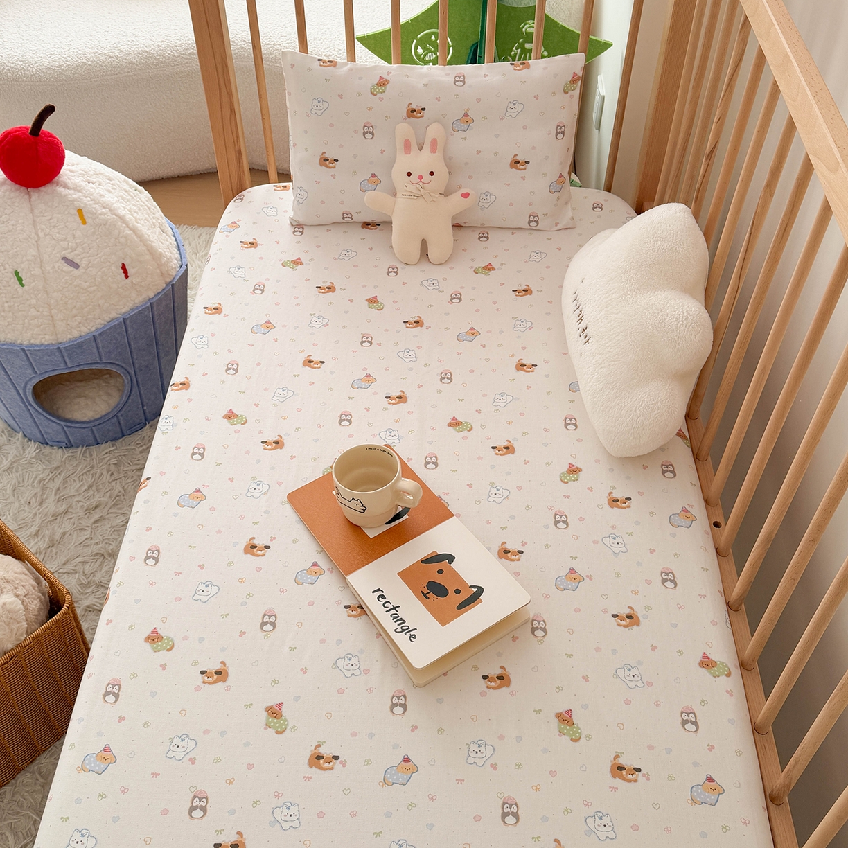 91家纺网 家纺一手货源 找家纺 嗨生活 2026新款儿童婴儿床床笠全棉纯棉双层纱床笠席梦思套拼床床笠套 缤纷小狗