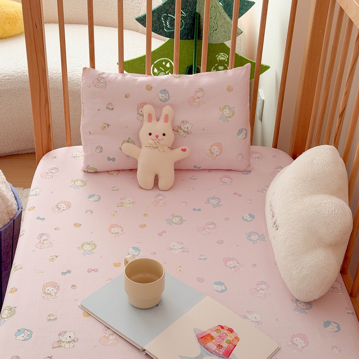 91家纺网 家纺一手货源 找家纺 嗨生活 2026新款儿童婴儿床床笠全棉纯棉双层纱床笠席梦思套拼床床笠套 花园萌宠