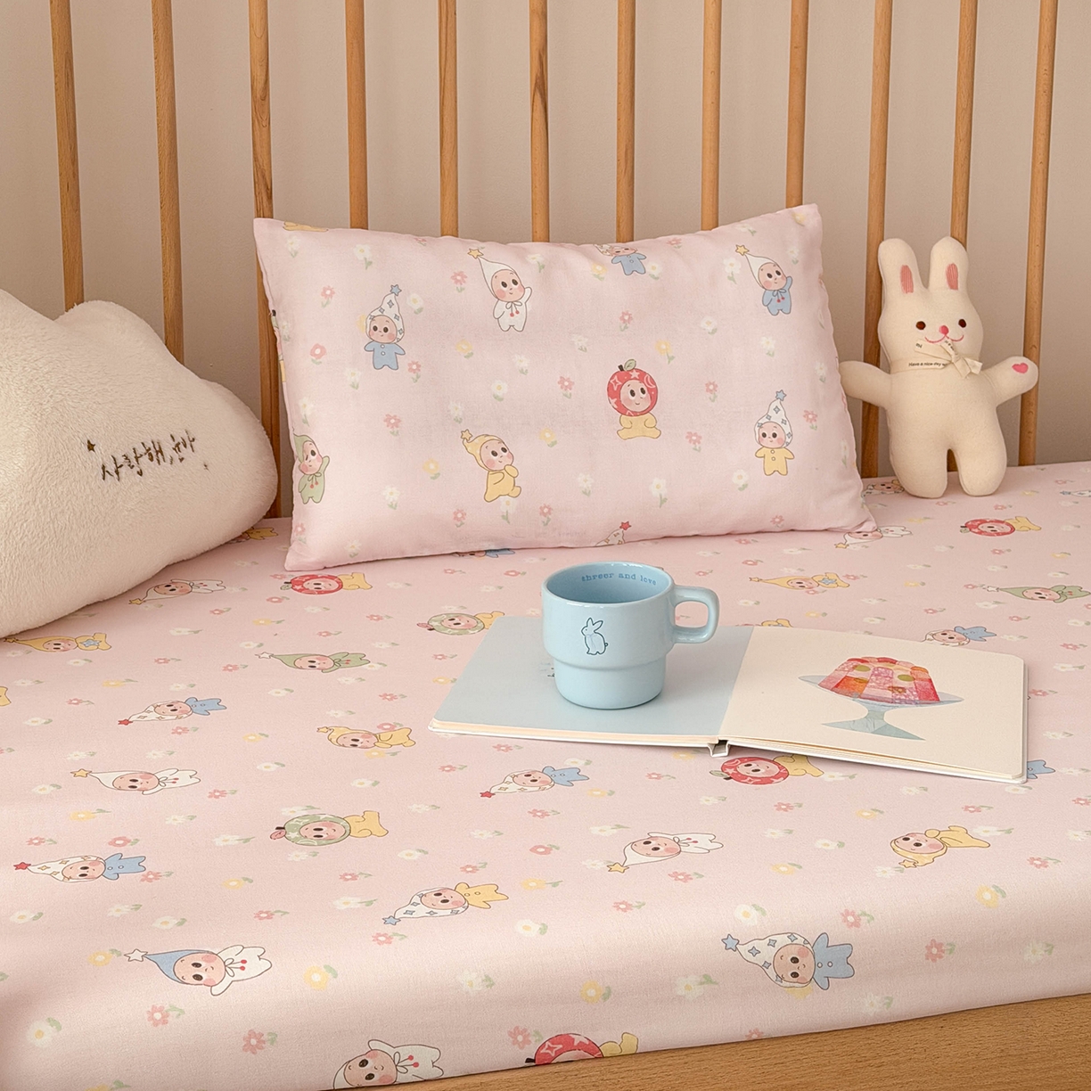 91家纺网 家纺一手货源 找家纺 嗨生活 2026新款儿童婴儿床床笠全棉纯棉双层纱床笠席梦思套拼床床笠套 小星人