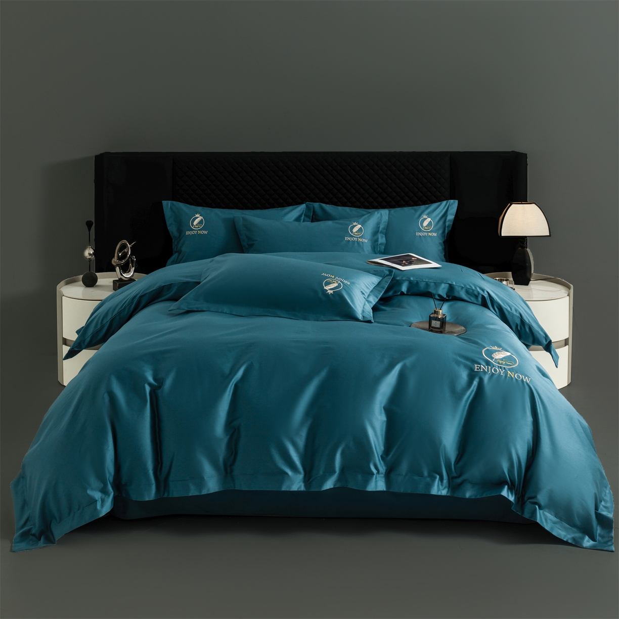 91家纺网 家纺一手货源 找家纺 宝时兰 2026新款100支全棉50x50s长绒棉刺绣绣花纯棉贡缎四件套高档礼盒 清序-孔雀蓝