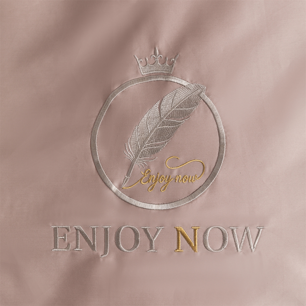 91家纺网 家纺一手货源 找家纺 宝时兰 2026新款100支全棉50x50s长绒棉刺绣绣花纯棉贡缎四件套高档礼盒 清序-粉