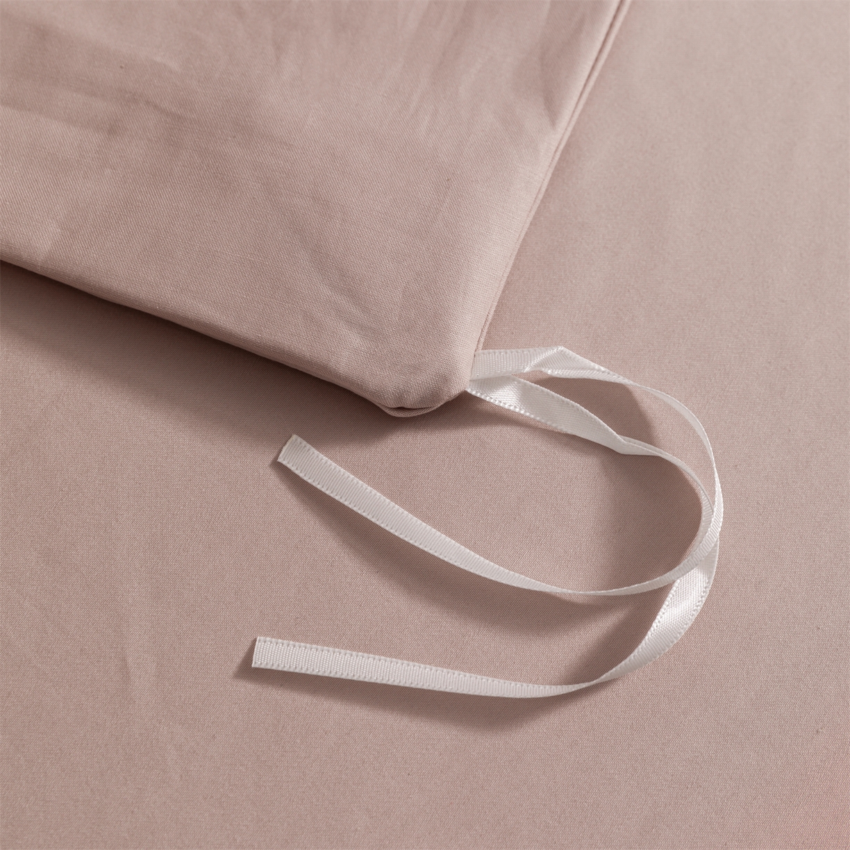 91家纺网 家纺一手货源 找家纺 宝时兰 2026新款100支全棉50x50s长绒棉刺绣绣花纯棉贡缎四件套高档礼盒 清序-粉