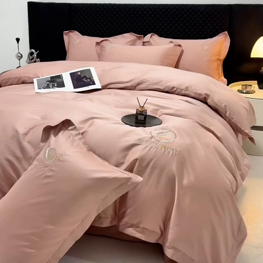 91家纺网 家纺一手货源 找家纺 宝时兰 2026新款100支全棉50x50s长绒棉刺绣绣花纯棉贡缎四件套高档礼盒 清序-粉