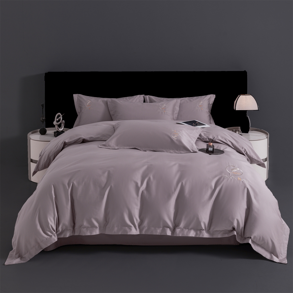 91家纺网 家纺一手货源 找家纺 宝时兰 2026新款100支全棉50x50s长绒棉刺绣绣花纯棉贡缎四件套高档礼盒 清序-粉紫