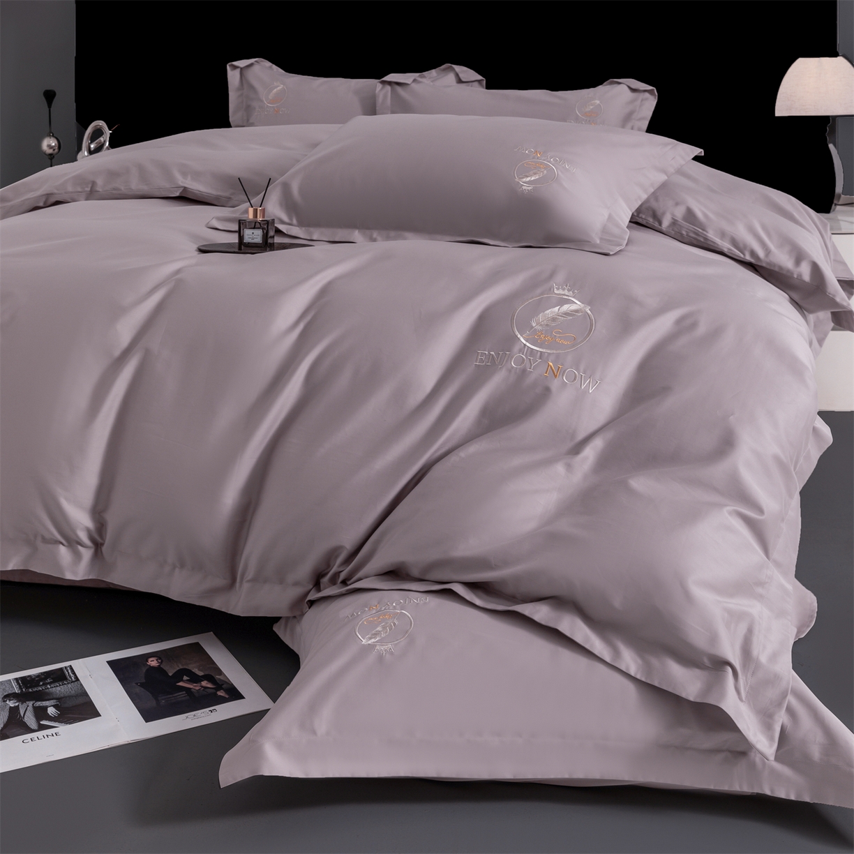 91家纺网 家纺一手货源 找家纺 宝时兰 2026新款100支全棉50x50s长绒棉刺绣绣花纯棉贡缎四件套高档礼盒 清序-粉紫