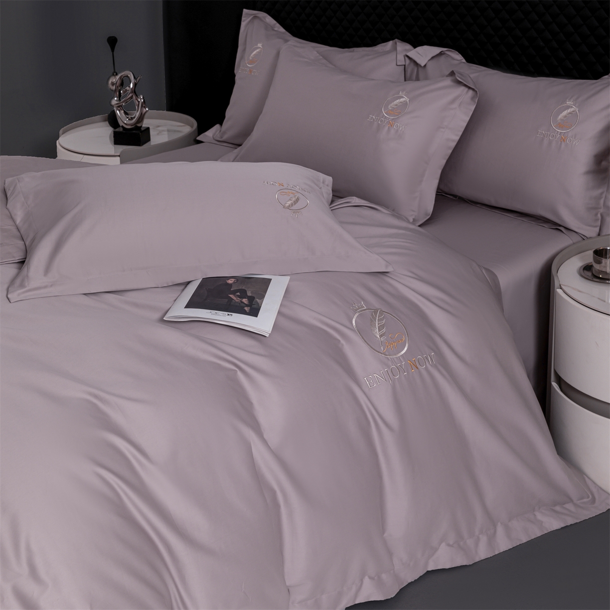 91家纺网 家纺一手货源 找家纺 宝时兰 2026新款100支全棉50x50s长绒棉刺绣绣花纯棉贡缎四件套高档礼盒 清序-粉紫