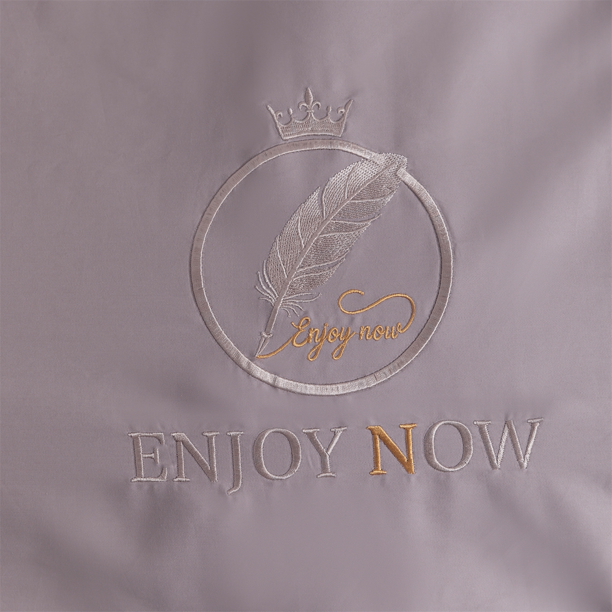 91家纺网 家纺一手货源 找家纺 宝时兰 2026新款100支全棉50x50s长绒棉刺绣绣花纯棉贡缎四件套高档礼盒 清序-粉紫