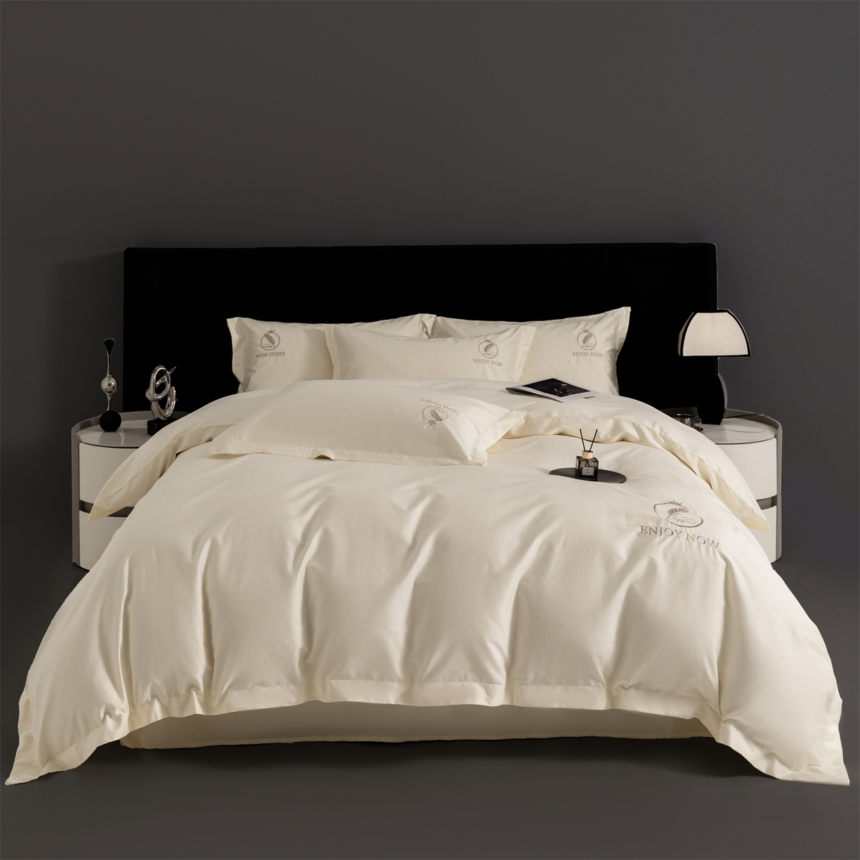 91家纺网 家纺一手货源 找家纺 宝时兰 2026新款100支全棉50x50s长绒棉刺绣绣花纯棉贡缎四件套高档礼盒 清序-米白