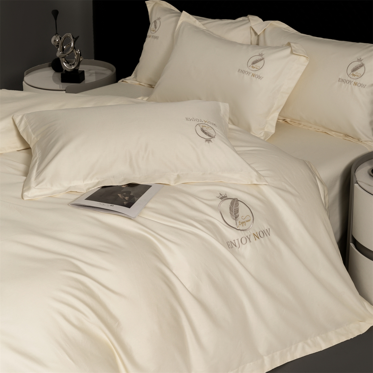 91家纺网 家纺一手货源 找家纺 宝时兰 2026新款100支全棉50x50s长绒棉刺绣绣花纯棉贡缎四件套高档礼盒 清序-米白