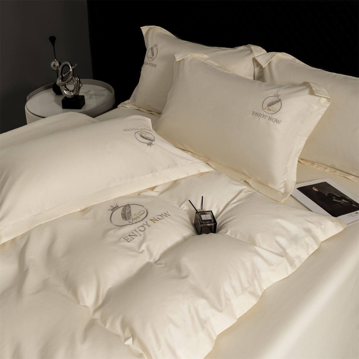 91家纺网 家纺一手货源 找家纺 宝时兰 2026新款100支全棉50x50s长绒棉刺绣绣花纯棉贡缎四件套高档礼盒 清序-米白