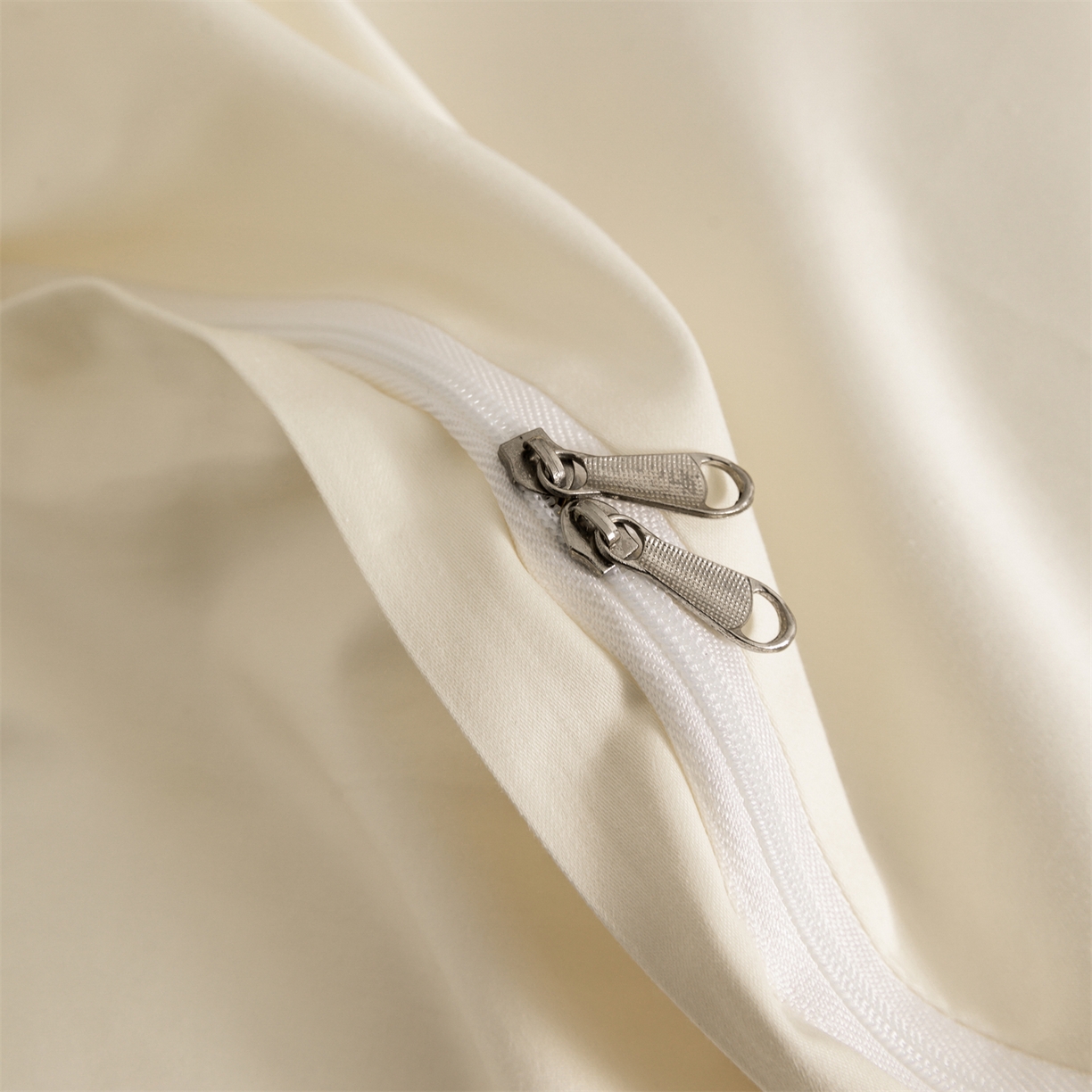 91家纺网 家纺一手货源 找家纺 宝时兰 2026新款100支全棉50x50s长绒棉刺绣绣花纯棉贡缎四件套高档礼盒 清序-米白