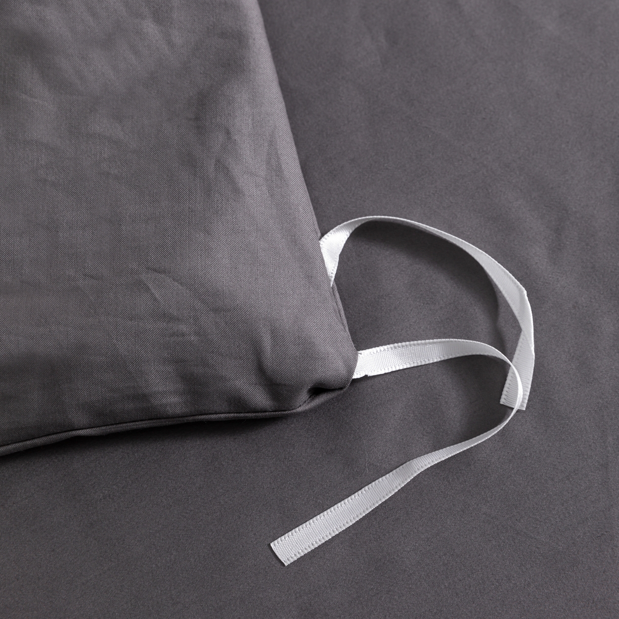 91家纺网 家纺一手货源 找家纺 宝时兰 2026新款100支全棉50x50s长绒棉刺绣绣花纯棉贡缎四件套高档礼盒 清序-深灰