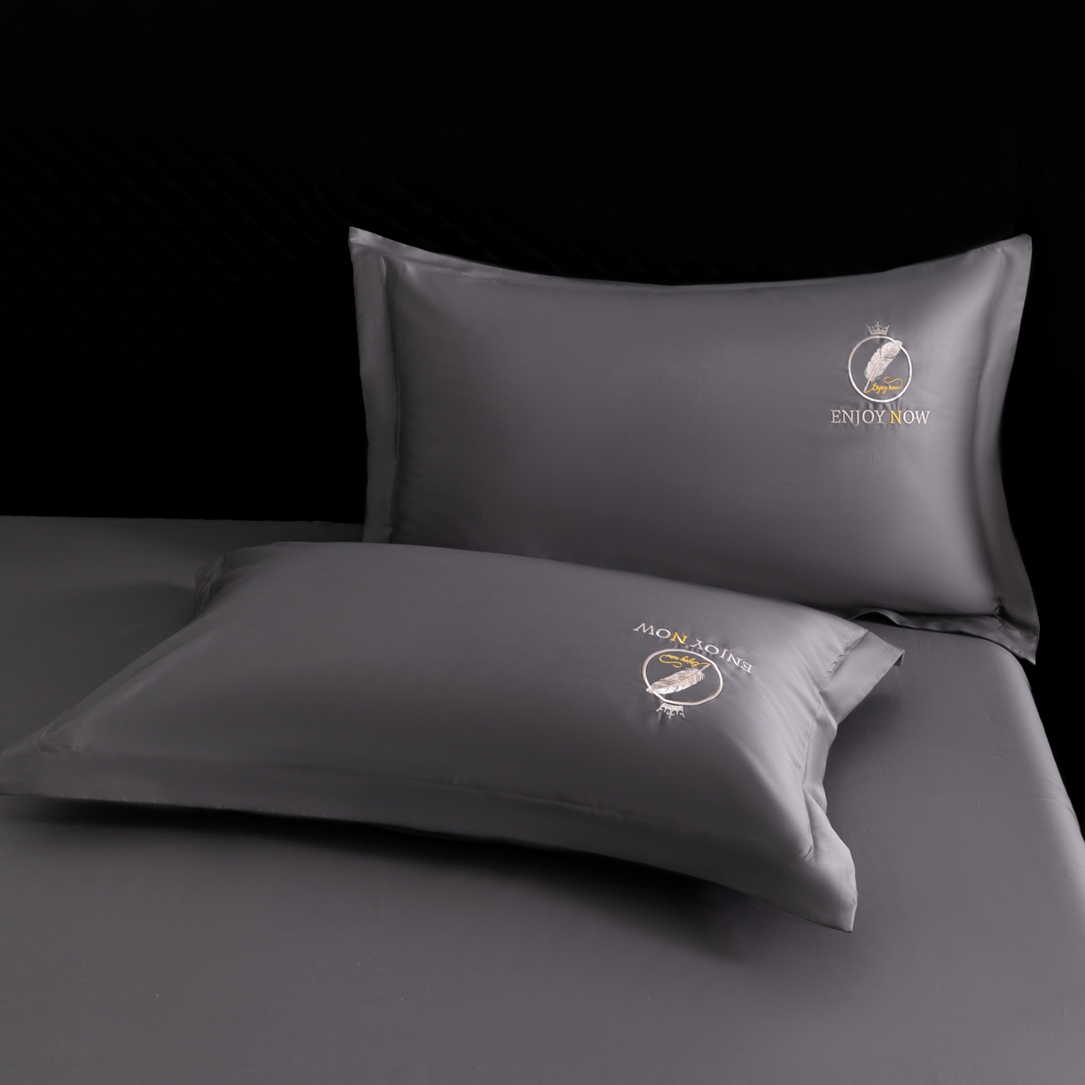 91家纺网 家纺一手货源 找家纺 宝时兰 2026新款100支全棉50x50s长绒棉刺绣绣花纯棉贡缎四件套高档礼盒 清序-深灰