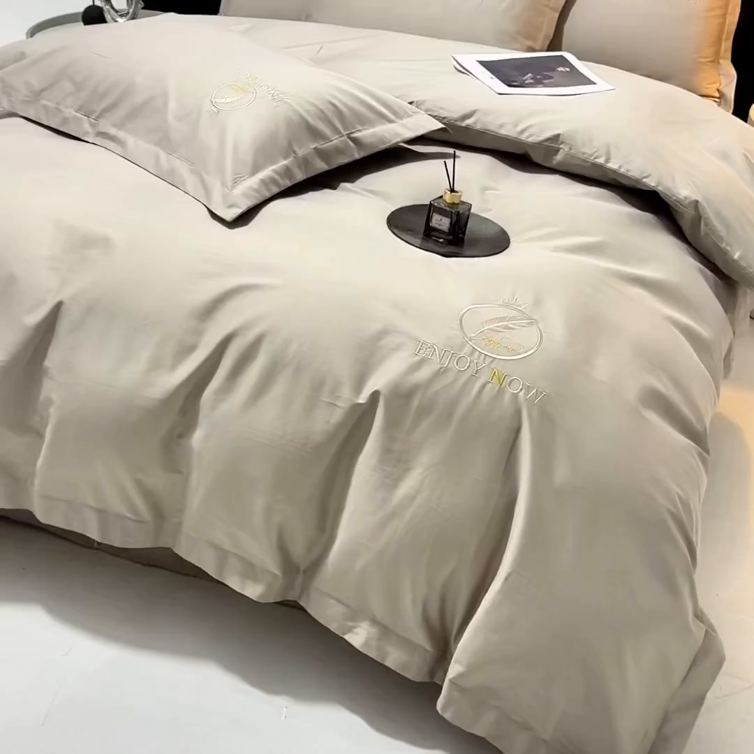 91家纺网 家纺一手货源 找家纺 宝时兰 2026新款100支全棉50x50s长绒棉刺绣绣花纯棉贡缎四件套高档礼盒 清序-云灰