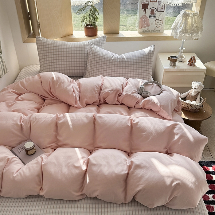 91家纺网 家纺一手货源 找家纺 爱思佳 2026新款全棉双层纱混搭格子系列四件套 粉-追光