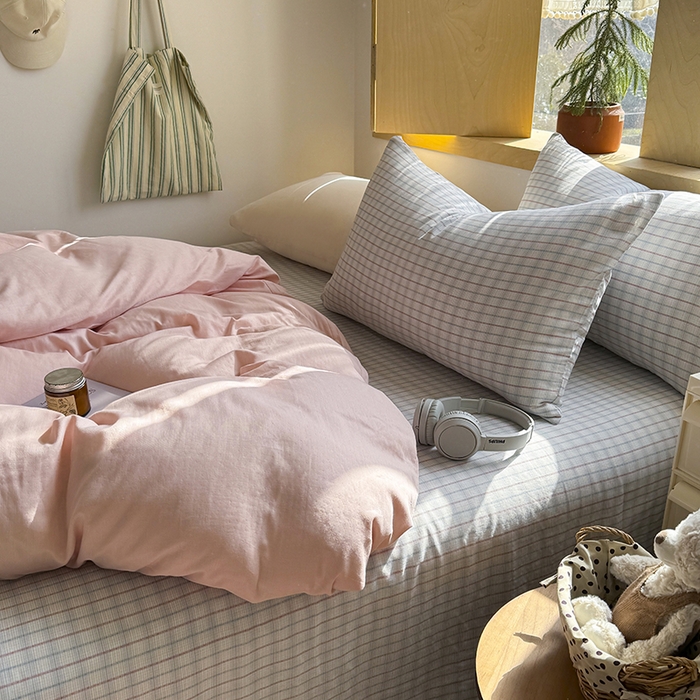 91家纺网 家纺一手货源 找家纺 爱思佳 2026新款全棉双层纱混搭格子系列四件套 粉-追光