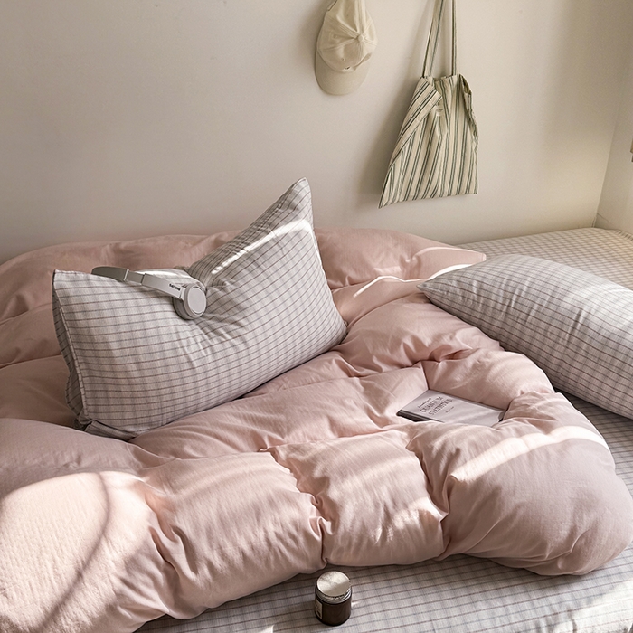 91家纺网 家纺一手货源 找家纺 爱思佳 2026新款全棉双层纱混搭格子系列四件套 粉-追光