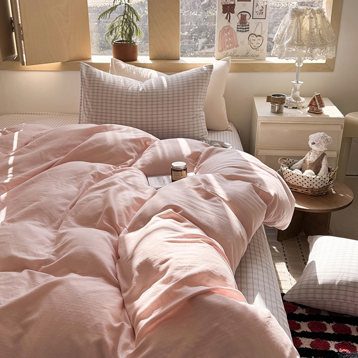 91家纺网 家纺一手货源 找家纺 爱思佳 2026新款全棉双层纱混搭格子系列四件套 粉-追光