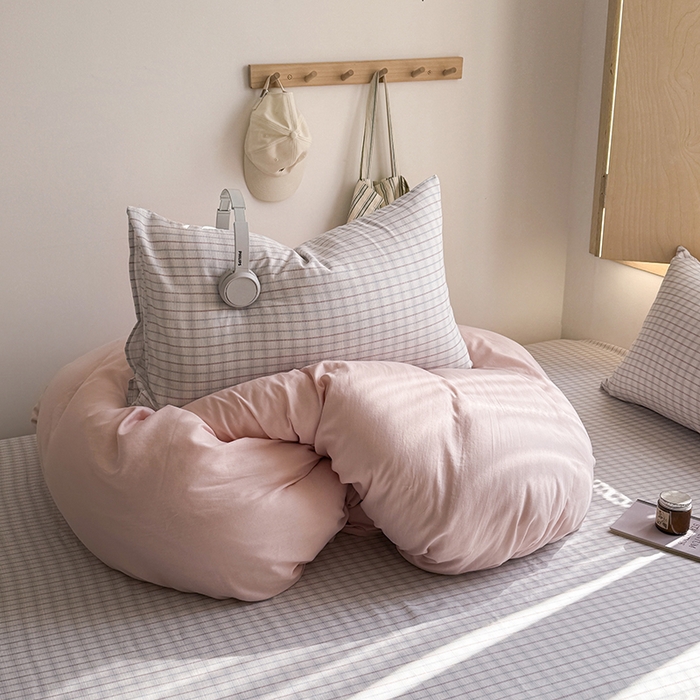 91家纺网 家纺一手货源 找家纺 爱思佳 2026新款全棉双层纱混搭格子系列四件套 粉-追光