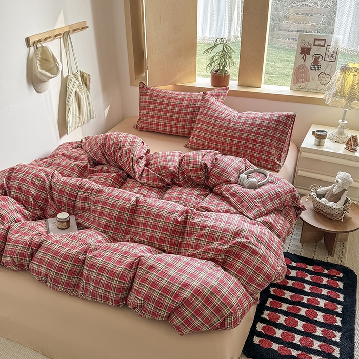 91家纺网 家纺一手货源 找家纺 爱思佳 2026新款全棉双层纱混搭格子系列四件套 赫本红