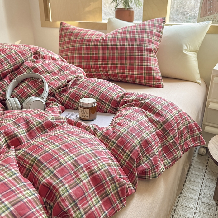 91家纺网 家纺一手货源 找家纺 爱思佳 2026新款全棉双层纱混搭格子系列四件套 赫本红